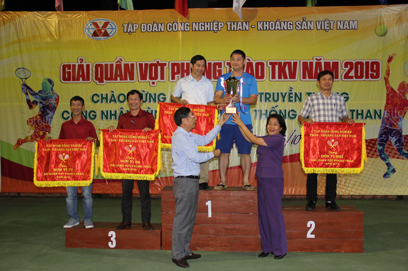 Trường Cao đẳng TKV đoạt Cúp vô địch Giải quần vợt phong trào TKV năm 2019